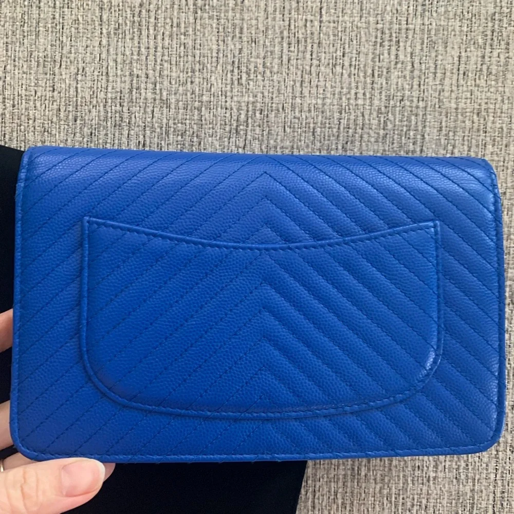 Chanel classic chevron wallet on chain - Picture 7 of 12